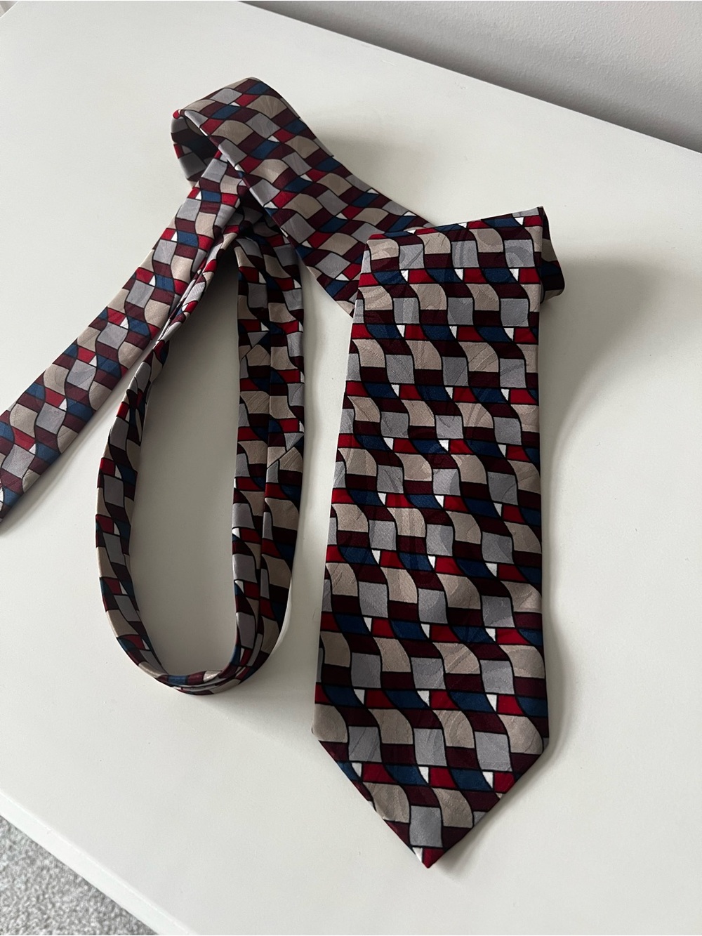 Geometric Pattern Men's Tie in Burgundy, Navy & Gray